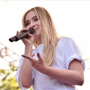 Сабрина Карпентер 1